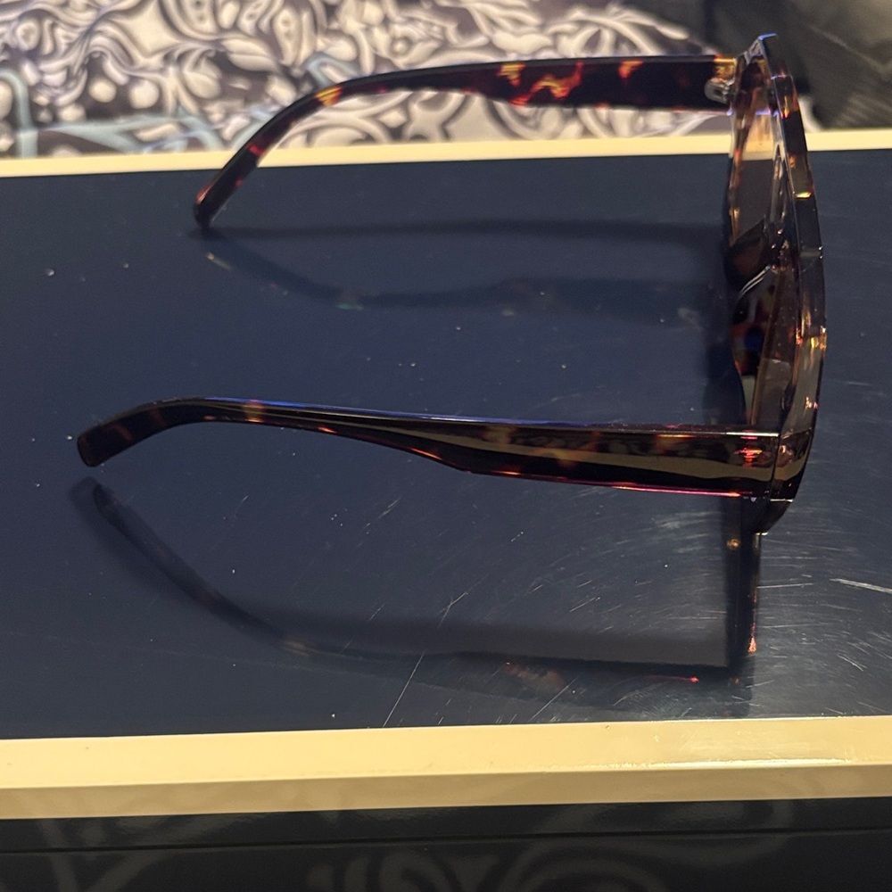 Tortoise Shell Sunglasses - Picture 4 of 4